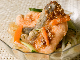 鮭のナムル風サラダ