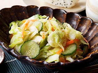 こんぶのスープの甘酒入り浅漬け