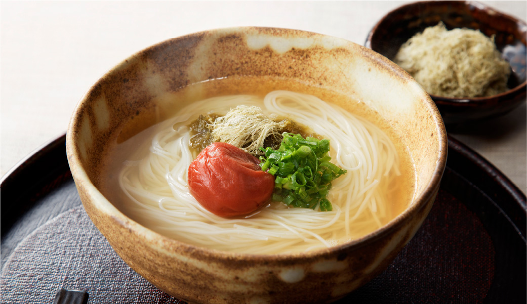 こんぶのスープの梅とろそうめん